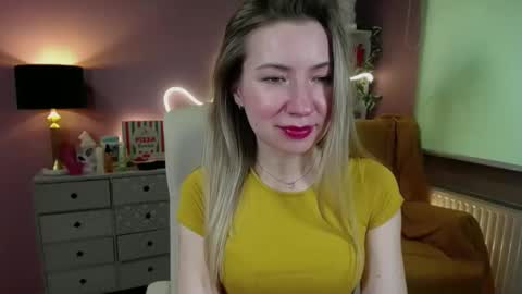 Mia online show from 03-09-25, 11:25