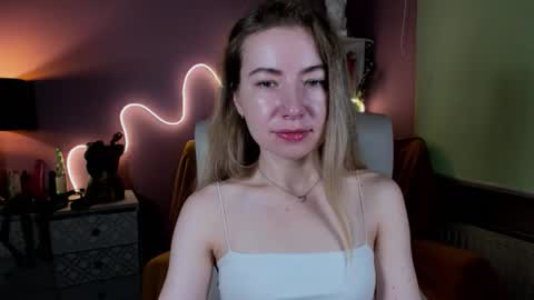 Mia online show from 09-14-25, 06:45