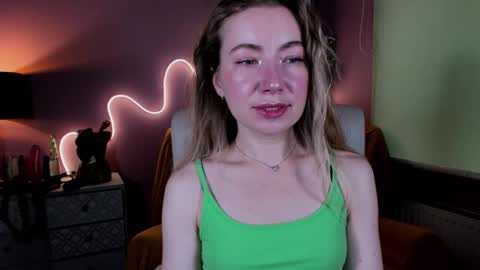 Mia online show from 09-18-25, 06:48