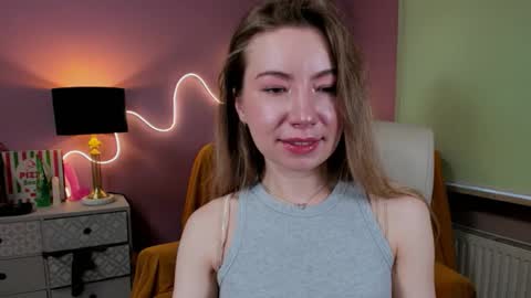 Mia online show from 11-14-25, 08:24