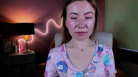 Mia online show from 11-15-25, 08:55