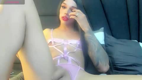 Mia3 online show from 02-11-25, 01:10