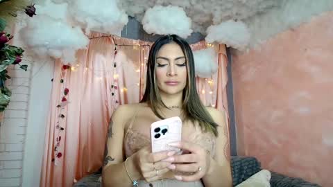 Snapshot of mia_mattel chatting on 01-13-26, 01:44 333 online show from 01-13-26, 01:44