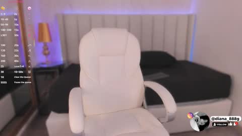 Snapshot of mia_medina chatting on 10-09-25, 12:14 online show from 10-09-25, 12:14