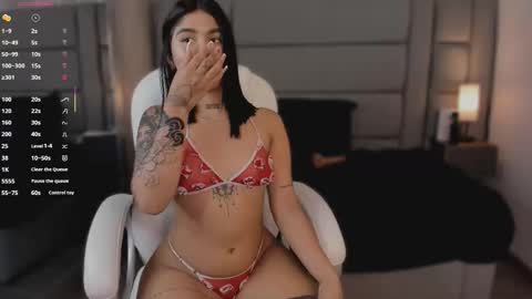 Snapshot of mia_medina chatting on 10-15-25, 11:49 online show from 10-15-25, 11:49