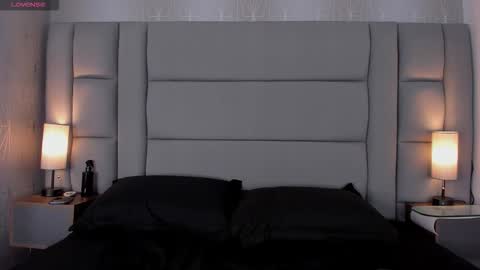 Snapshot of mia_medina chatting on 11-25-25, 07:36 online show from 11-25-25, 07:36