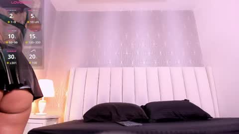 Snapshot of mia_medina chatting on 05-01-26, 07:51 online show from 05-01-26, 07:51