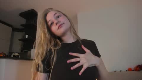 Mia here Appreciate your support online show from 10-15-25, 03:12