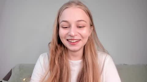 Mia here Appreciate your support online show from 03-12-26, 04:02