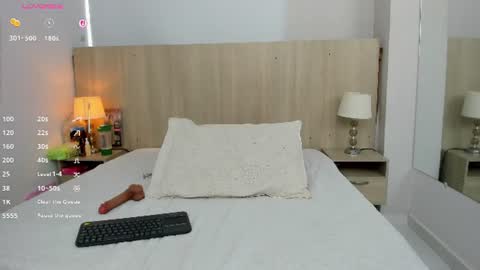 Mia Mercier online show from 06-18-26, 11:36