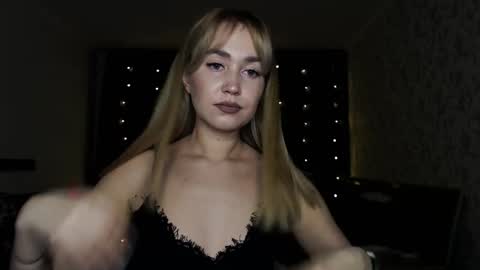 Snapshot of mia_meww chatting on 02-24-25, 01:21 Mia online show from 02-24-25, 01:21