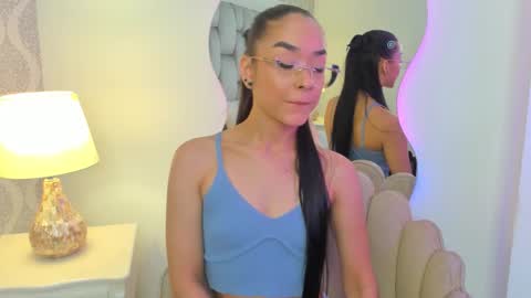 Snapshot of mia_monroe7 chatting on 10-19-25, 06:30 mia monroe7 online show from 10-19-25, 06:30