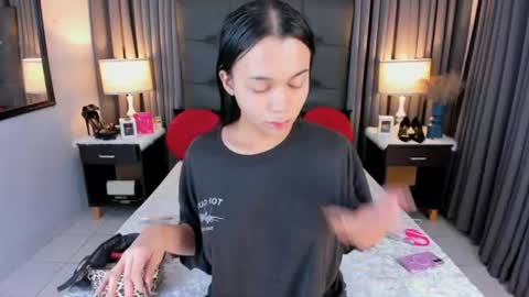 Snapshot of mia_mow chatting on 07-18-26, 09:57 They called me MIA online show from 07-18-26, 09:57