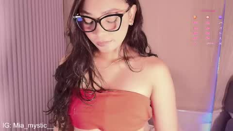 Mia  Schedule 7am to 2pm Col online show from 06-09-26, 11:00