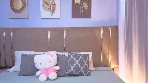 Mia online show from 07-16-26, 12:11