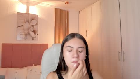 Mia Nevaeh - follow me online show from 02-08-25, 09:15