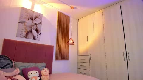 Mia Nevaeh - follow me online show from 11-16-25, 07:41