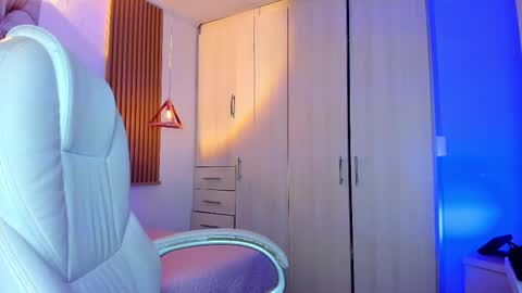 Mia Nevaeh - follow me online show from 11-22-25, 06:40