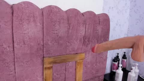 mia novoa online show from 05-15-26, 08:05