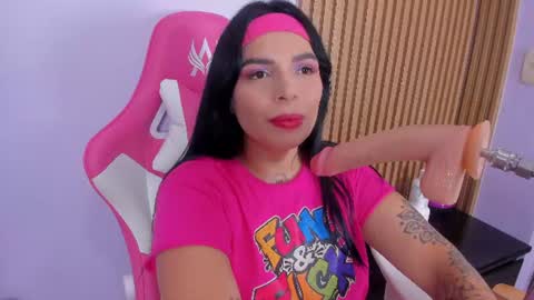 mia novoa online show from 07-21-26, 09:39