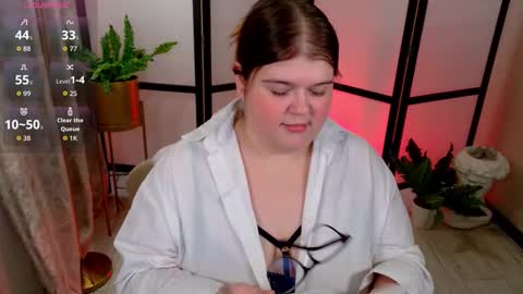 Snapshot of mia_of_your_dreams chatting on 11-14-25, 05:44 Sweet Mia online show from 11-14-25, 05:44