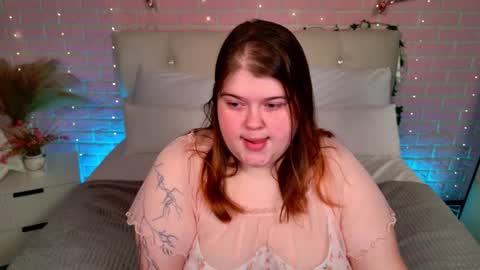 Snapshot of mia_of_your_dreams chatting on 12-03-25, 06:06 Sweet Mia online show from 12-03-25, 06:06