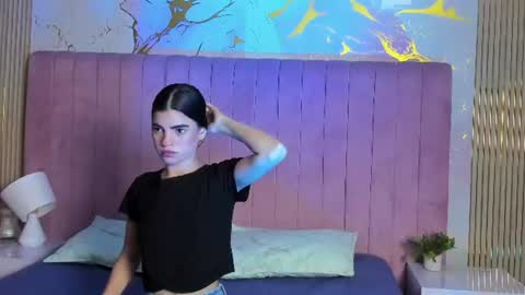 Snapshot of mia_owensl chatting on 07-16-26, 12:11 mia online show from 07-16-26, 12:11