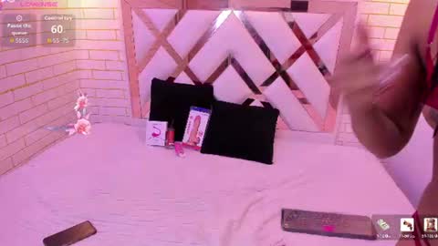 mia_petite18 online show from 07-13-26, 11:07