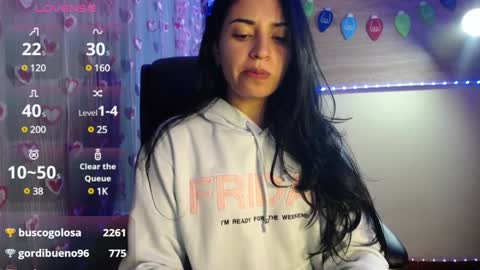 Snapshot of mia_petitebaby chatting on 12-17-24, 12:34 Ma online show from 12-17-24, 12:34