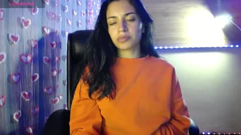 Snapshot of mia_petitebaby chatting on 02-05-25, 02:40 Ma online show from 02-05-25, 02:40