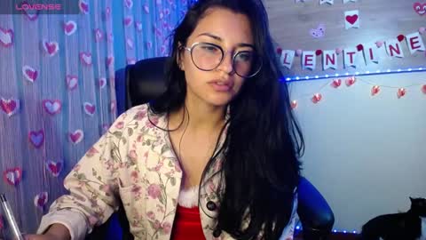 Snapshot of mia_petitebaby chatting on 02-07-25, 03:01 Ma online show from 02-07-25, 03:01