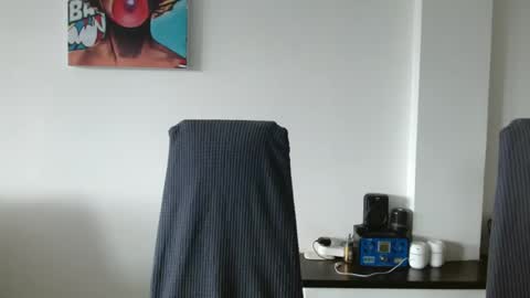 Snapshot of mia_peyton chatting on 06-22-26, 07:00 Mia online show from 06-22-26, 07:00