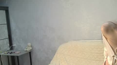 Mia online show from 06-14-26, 08:11