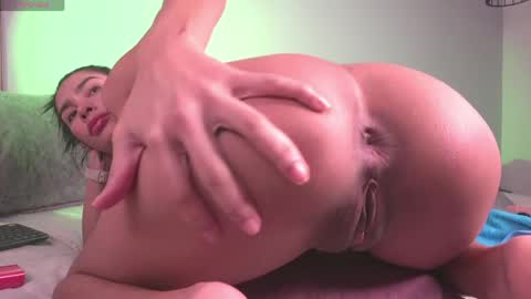 Mia Reeves online show from 04-21-26, 02:23