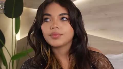 mia_rosalie online show from 06-19-26, 07:39