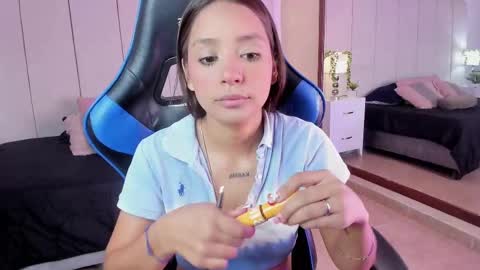 Snapshot of mia_rousse25 chatting on 10-01-25, 01:39 mia rousse25 online show from 10-01-25, 01:39