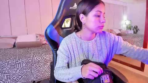 mia rousse25 online show from 12-15-25, 12:53