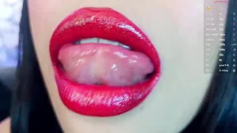 Snapshot of mia_roux1 chatting on 11-14-25, 05:33 Mia online show from 11-14-25, 05:33