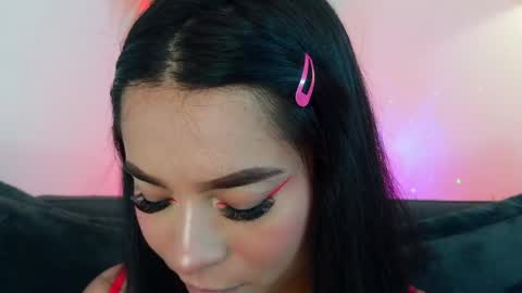 Mia online show from 04-09-26, 07:52