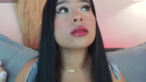 Mia online show from 07-24-26, 10:19