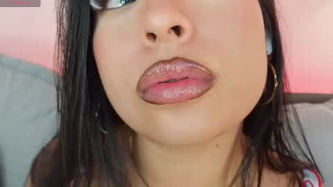 Mia online show from 07-26-26, 05:59