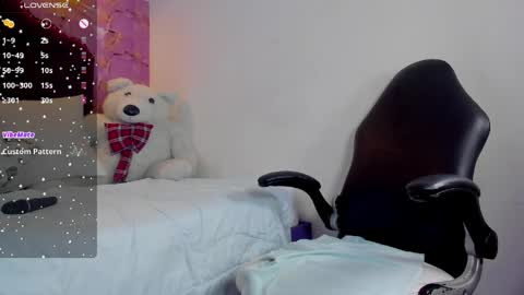 Snapshot of mia_rouxx1 chatting on 04-06-26, 04:46 Mia online show from 04-06-26, 04:46