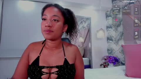 Snapshot of mia_rouxx1 chatting on 05-21-26, 05:03 Mia online show from 05-21-26, 05:03