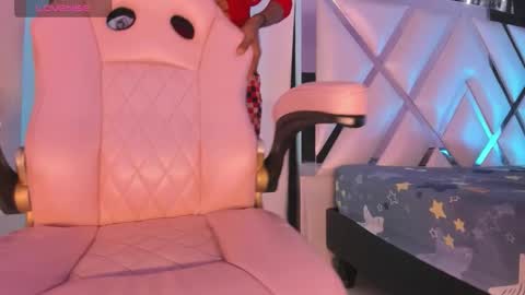 Snapshot of mia_royal chatting on 12-04-25, 09:12 mia_royal online show from 12-04-25, 09:12