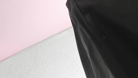 Mia . online show from 11-28-25, 11:46