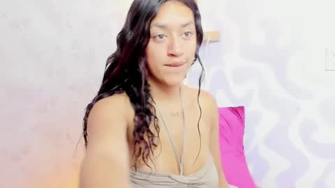 Mia . online show from 04-11-26, 11:03