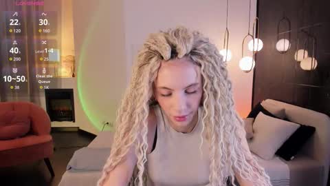 Snapshot of mia_silk chatting on 10-14-25, 06:03 Mia online show from 10-14-25, 06:03