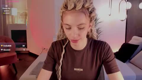 Snapshot of mia_silk chatting on 10-23-25, 07:07 Mia online show from 10-23-25, 07:07