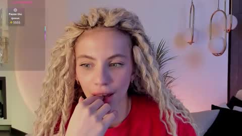 Snapshot of mia_silk chatting on 10-24-25, 06:10 Mia online show from 10-24-25, 06:10