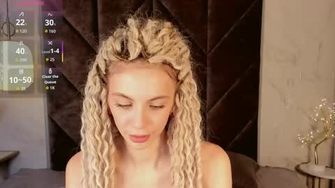 Snapshot of mia_silk chatting on 10-28-25, 08:51 Mia online show from 10-28-25, 08:51